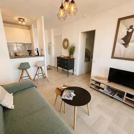 Les Pins Bleus, T2, 4p, Ac, Pk, Et Piscine 앙티브